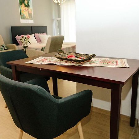 קומוטיני Cosy Downtown Studio - Suite מראה חיצוני תמונה